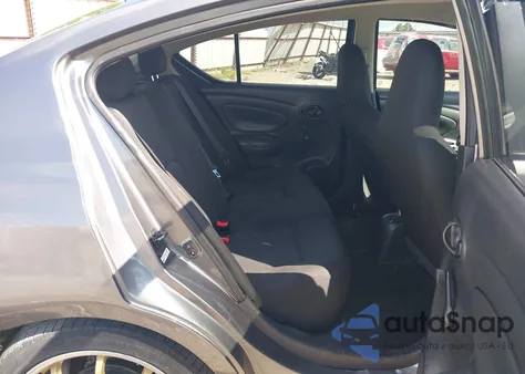 2017 Nissan Versa 1.6 S z USA, uszkodzony, nr VIN 3N1CN7AP6HL900180